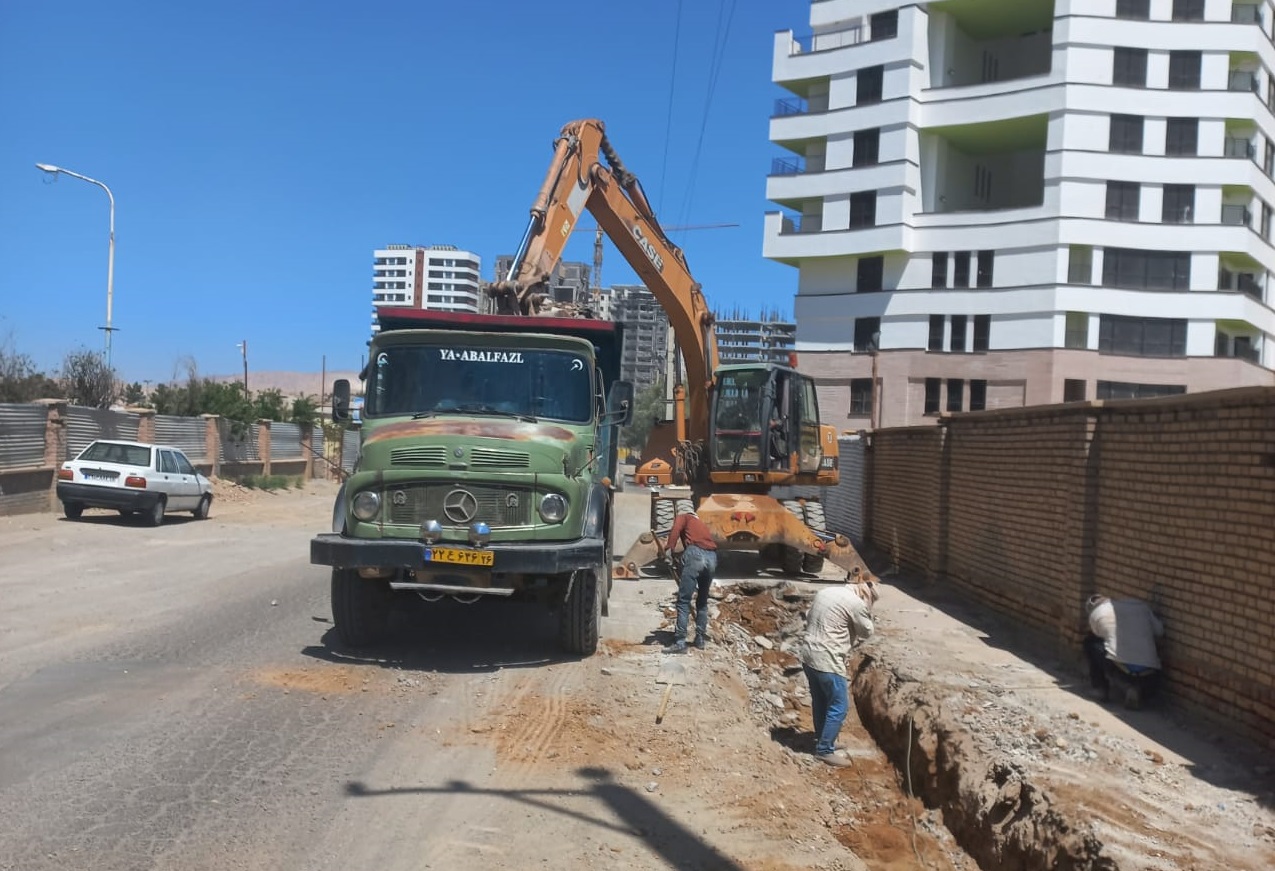پیشرفت ۸۰ درصدی احداث خیابان شهید امامی در منطقه ۴ قم/اجرای ۸۰۰ متر جدول‌گذاری و توزیع ۵۰۰۰ تنی آسفالت در پروژه