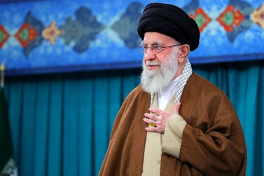 هرگونه تعرض به رهبر ایران، تعرض به امت اسلام است