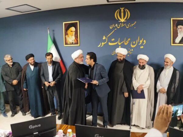 مراسم تودیع و معارفه مسئول جمعیت گفتمان انقلاب اسلامی استان قم برگزار شد