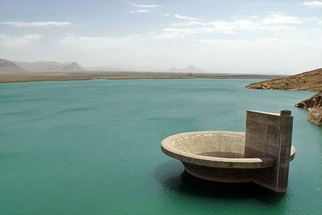 فروش گسترده آب قم توسط مافیای آب فروش گسترده آب قم توسط مافیای آب