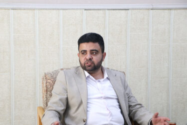 نماینده کتائب سیدالشهدا در دیدار با فرماندار قم: آمریکا از نفوذ مردمی مقاومت در عراق هراس دارد