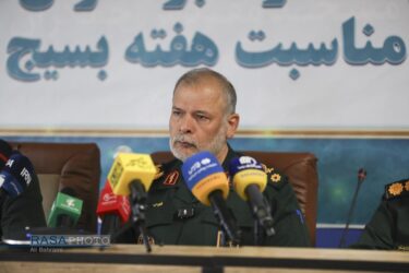 سردار جمیری :بسیج، الگویی جهانی برای مقاومت و اقتدار ملی/مردم قم پیشتاز دفاع از کشور بودند