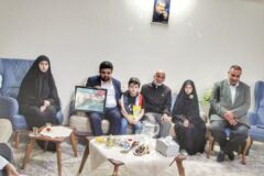 پرچم امنیت و مقاومت به برکت خون شهدا هرگز زمین نخواهد ماند